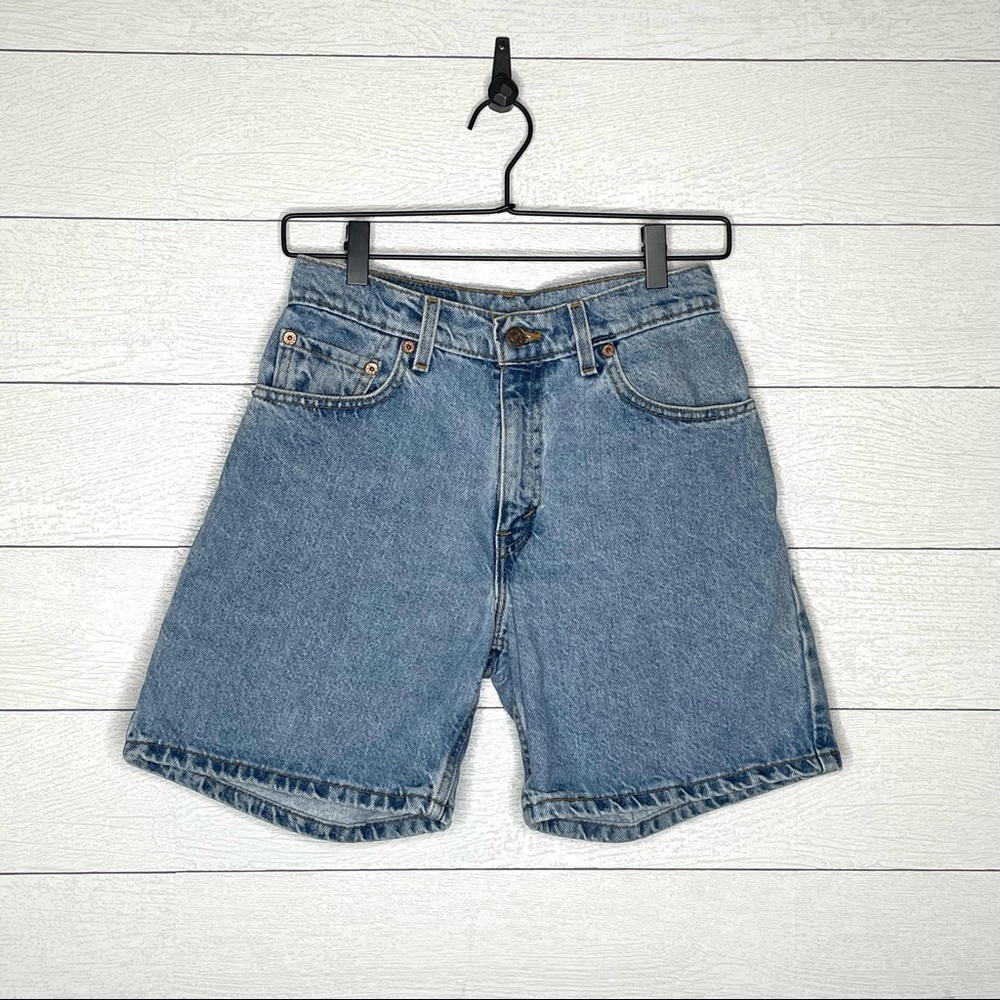 90's Vintage Levi's 550 Mom Jean Shorts fits size 4